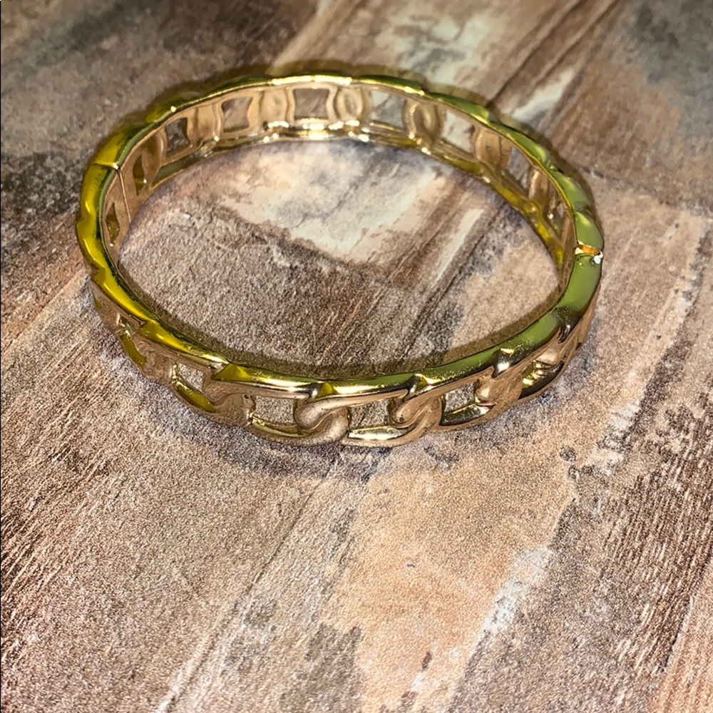 Bracelet